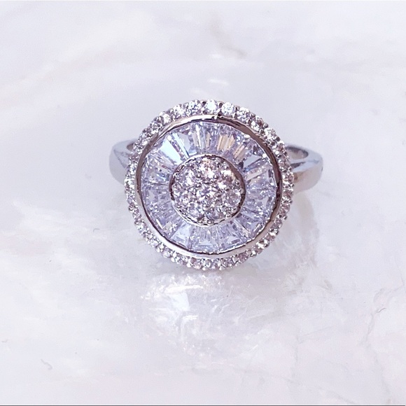 Silver Tone Round Clear AAA+ CZ Ring NWOT SZ 8 - Picture 2 of 5